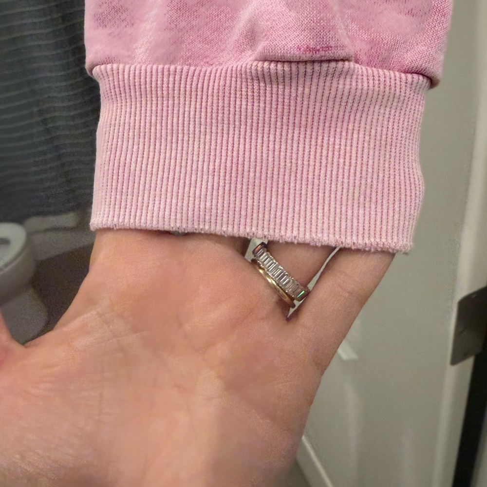 Salt water luxe Pink Sweatshirt with Red Heart Graphic sz s - Picture 3 of 5
